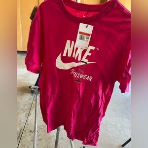 Brand new with tags Nike tshirt men’s size large